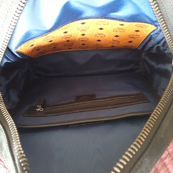 SOLD - MCM Stark Backpack - Authentic - Picture 4 of 13